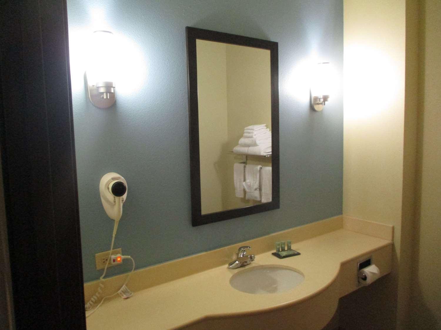 Best Western Coffeyville Central Business District Inn And Suites Bagian luar foto