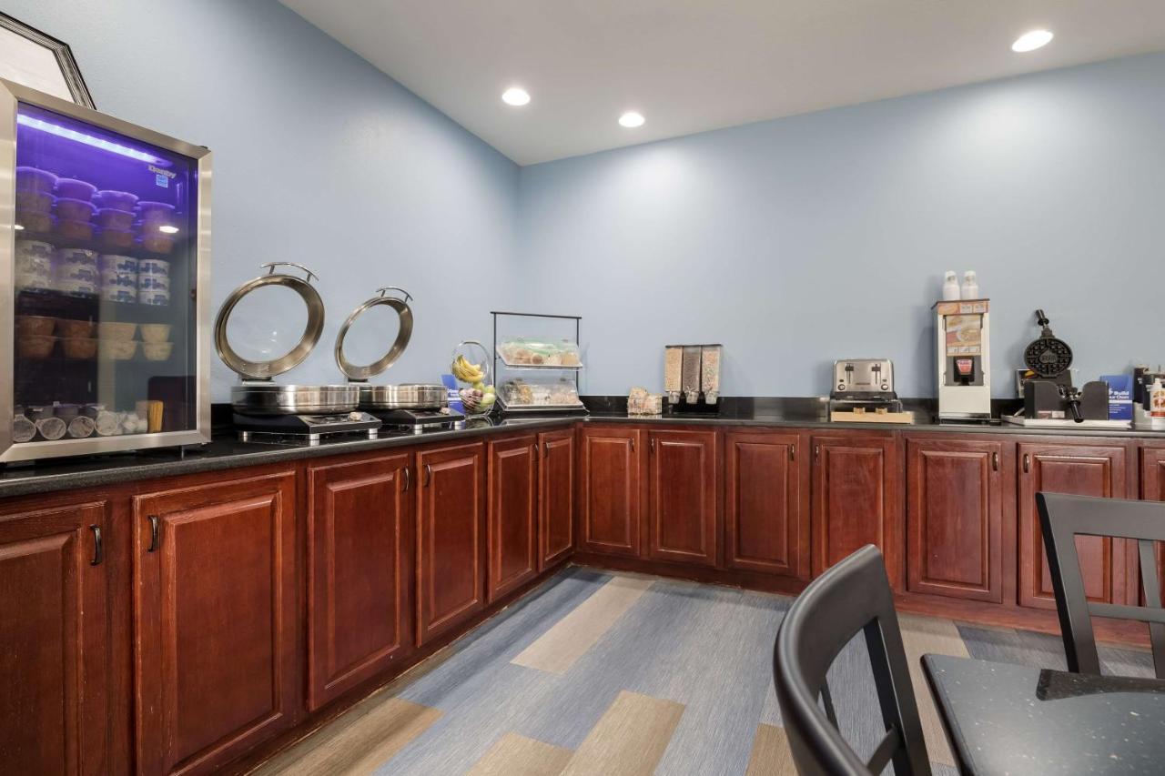 Best Western Coffeyville Central Business District Inn And Suites Bagian luar foto