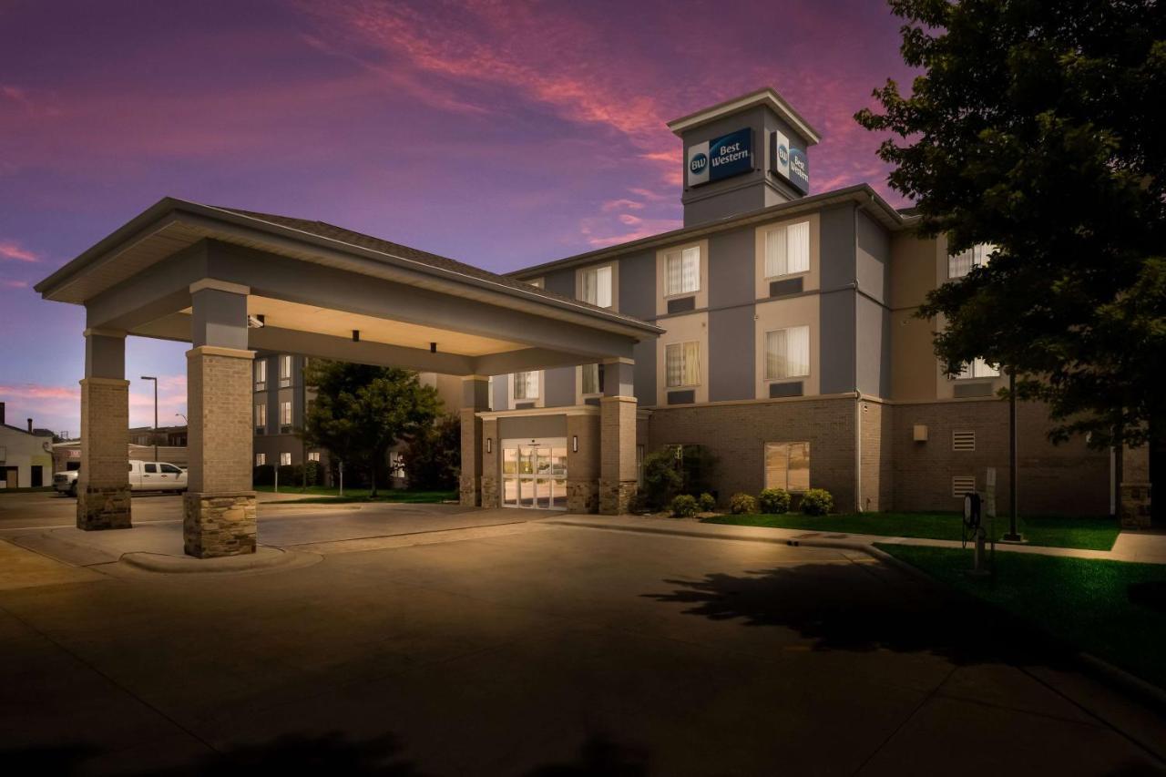 Best Western Coffeyville Central Business District Inn And Suites Bagian luar foto