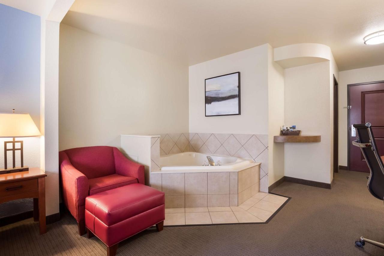Best Western Coffeyville Central Business District Inn And Suites Bagian luar foto